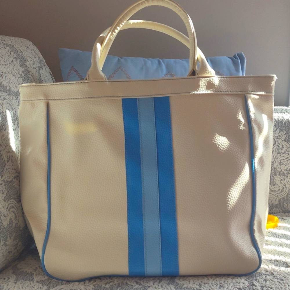 Estee Lauder bag